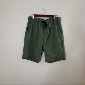 Gerry Weber Men’s Large Green Sports shorts EUC lightweight